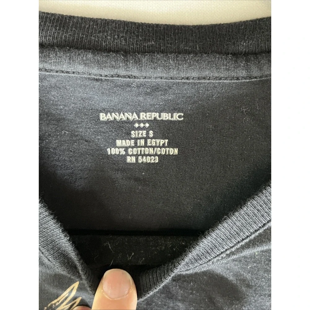 Banana Republic NWT‎ Men's Small Black Tshirt